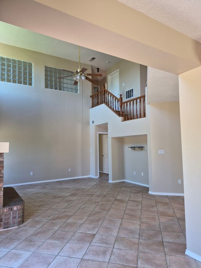 Building Photo - FIVE BEDROOMS GEM-NORTH EAST HEIGHTS