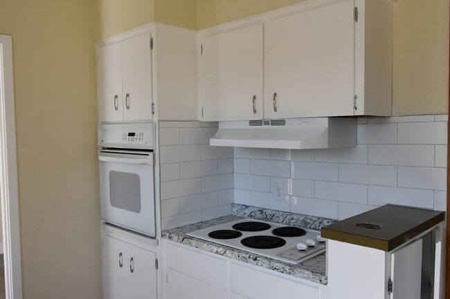 Building Photo - 2422 Wiard St