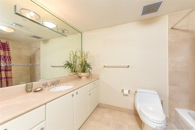 Building Photo - 2100 N Ocean Blvd