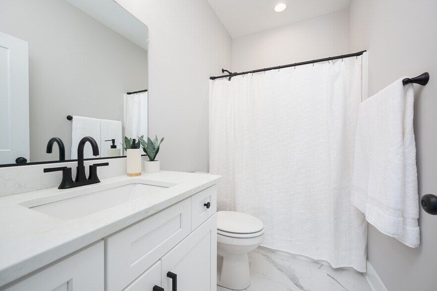 Building Photo - 217 Bentley Grove Way