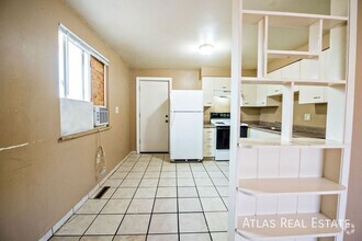 Building Photo - Spacious 3 Bedroom 1 Bath Duplex Available...