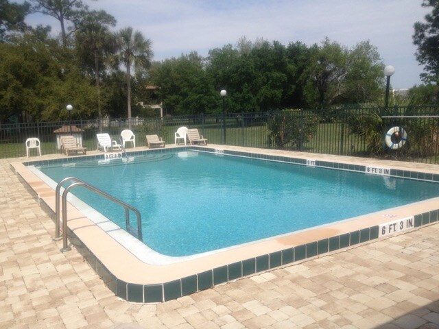 Building Photo - 420 Breakwater Dr