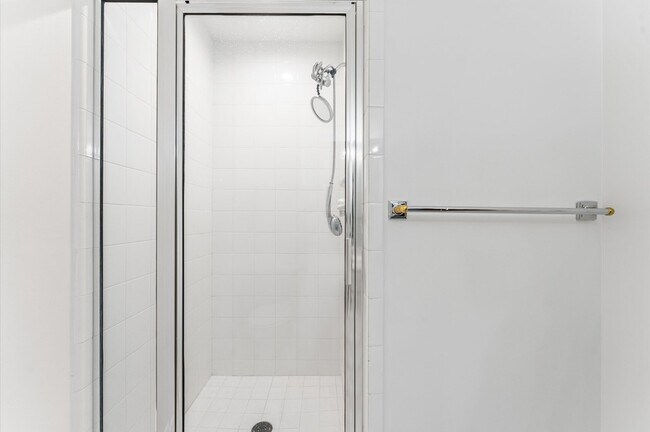 Building Photo - 2222 Nantucket Dr