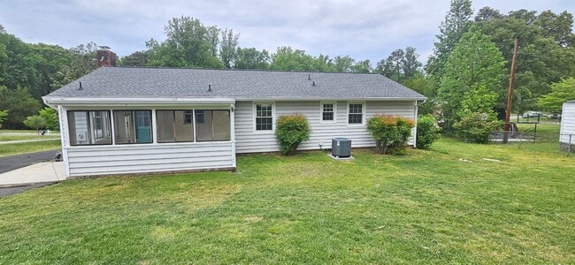 Building Photo - Great Rancher in Hanover Farms