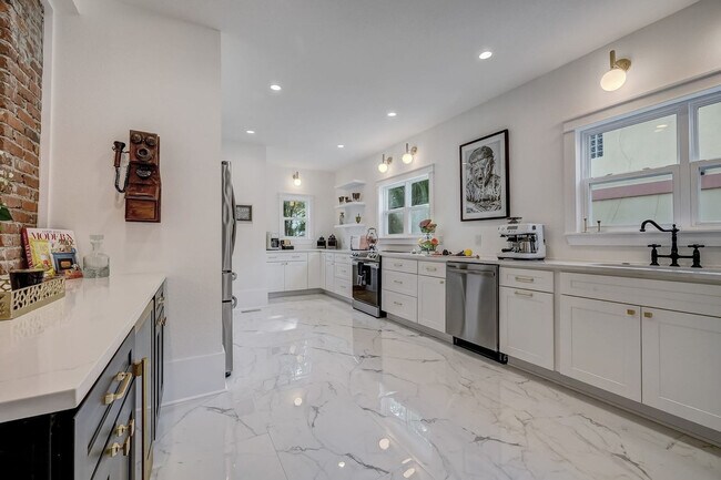 Building Photo - 20 M L King Ave