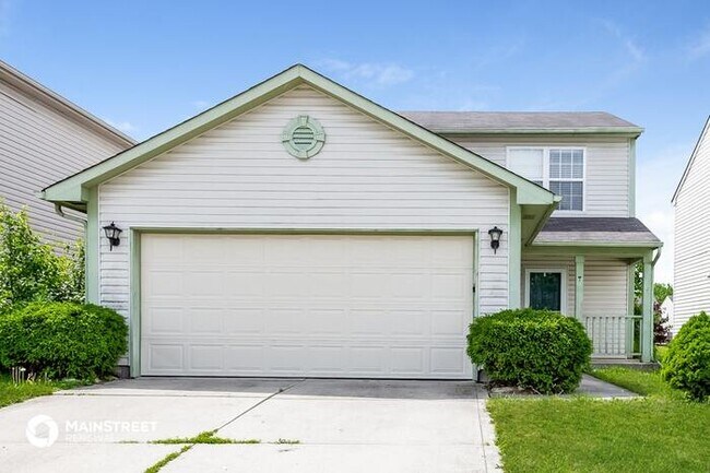 Primary Photo - 10305 Cadogan Dr, Indianapolis, IN 46236
