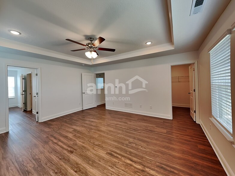 Building Photo - 5953 Hagar Vly Dr