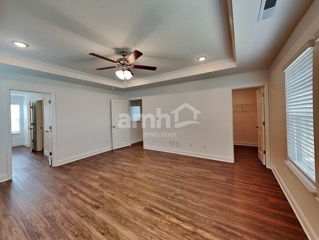 Building Photo - 5953 Hagar Vly Dr
