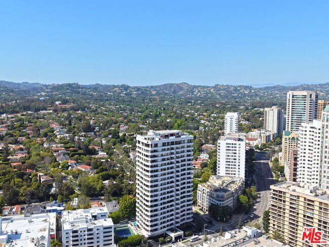 Building Photo - 10601 Wilshire Blvd