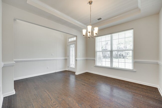 Building Photo - Beautiful 4-bed, 3.5 bath with Primary on the main level in Cameron Creek of Fabulous Fort Mill!