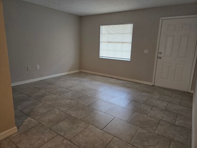 Building Photo - CPH Sebring LLC