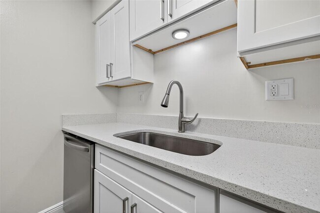 Building Photo - 612 Bass Ct