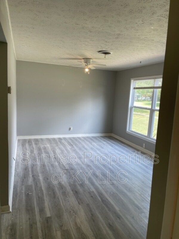 Building Photo - 6704 Rebecca Ln