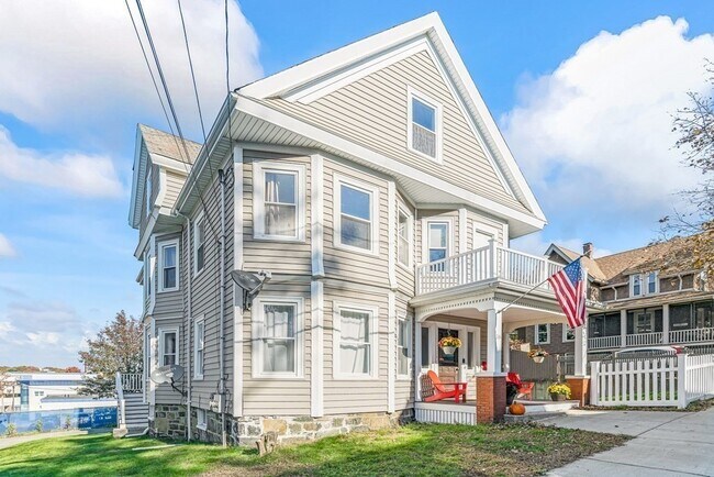 Building Photo - 16 Gould Ave