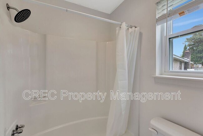 Building Photo - 412 Fox Hunt Rd