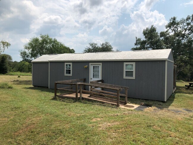 Building Photo - 1001 Robertson Rd