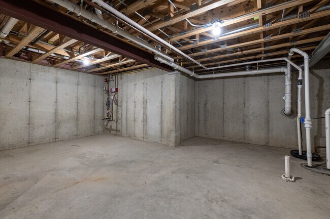Building Photo - 152 Finstad Dr