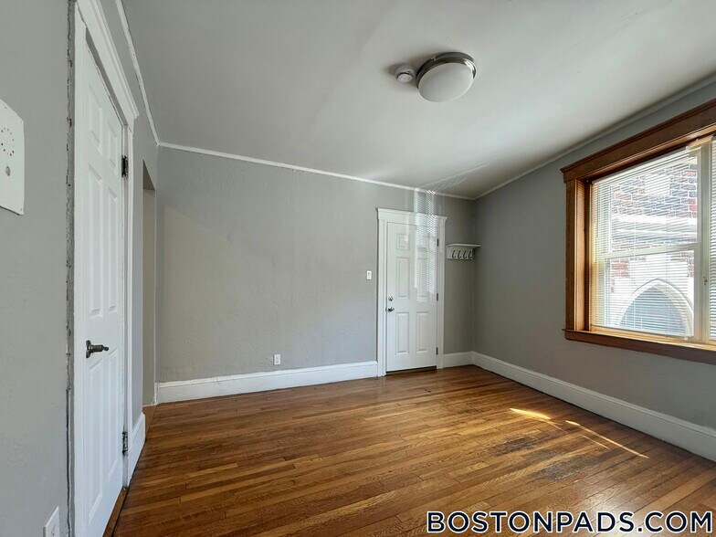 Building Photo - 99 Hancock St