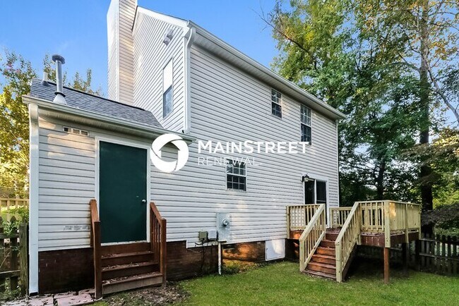 Building Photo - 3 Bedroom Pet-Friendly Home in Holly Springs, NC with Main Street Renewal