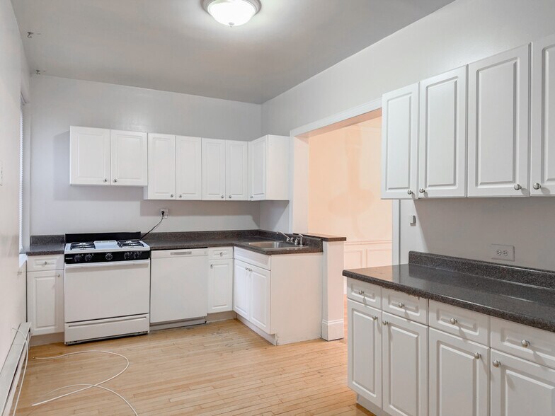 Building Photo - 1238 Oak Ave