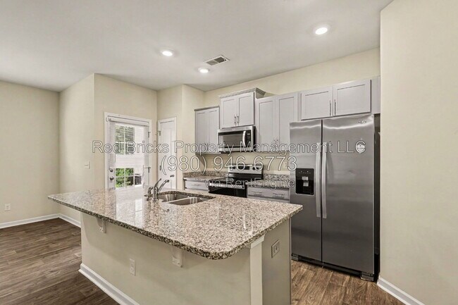 Building Photo - 6049 Guildford Hill Ln