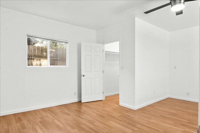 Building Photo - 107 S Aviation Blvd