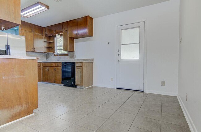 Building Photo - 8406 Burrell Dr