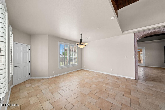 Building Photo - 5929 Valley Rd