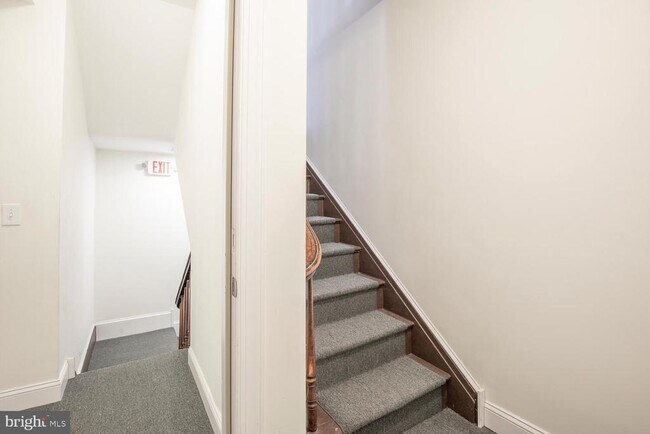 Building Photo - 30 W State St