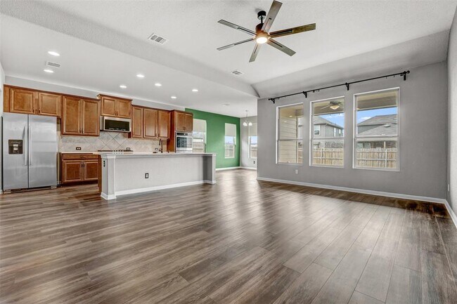 Building Photo - 6709 Golden Bough Ln