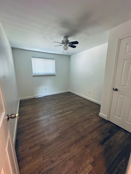 Building Photo - 930 Potter Dr