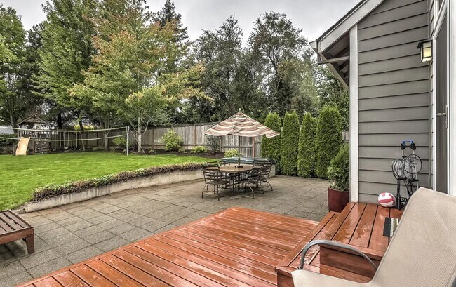 Building Photo - 3BR in great neighborhood with large yard