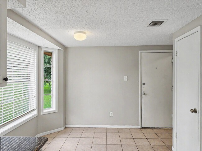 Building Photo - 7410 Songwind Ln