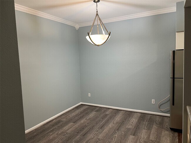 Building Photo - 8100 Cambridge St