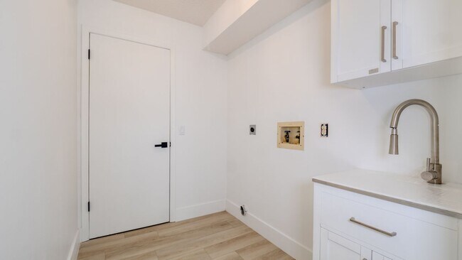 Building Photo - 4907 Parson Brown Ln