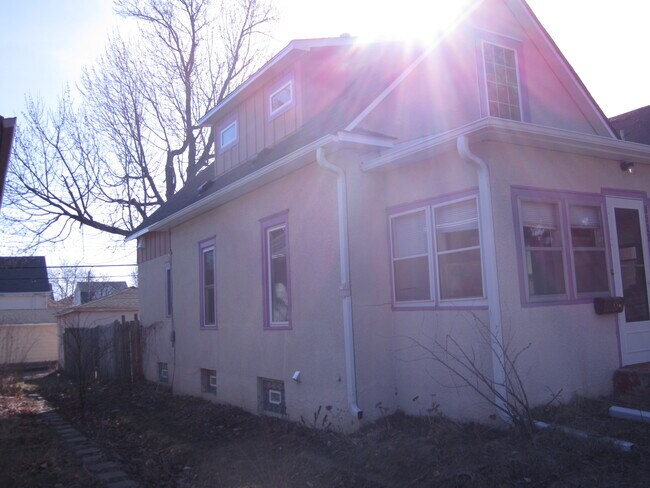 Building Photo - 3622 Humboldt Ave N