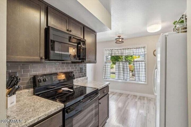 Building Photo - 13046 Wildwood Dr