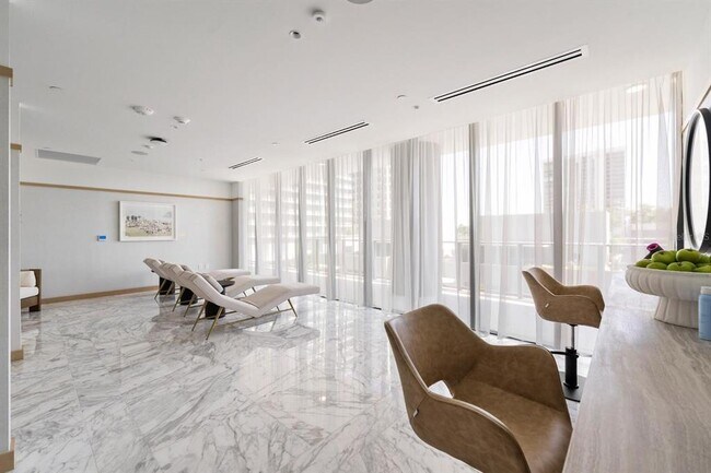 Building Photo - 3015 S Ysabella Ave