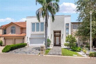 Building Photo - 28 Rio Grande Dr