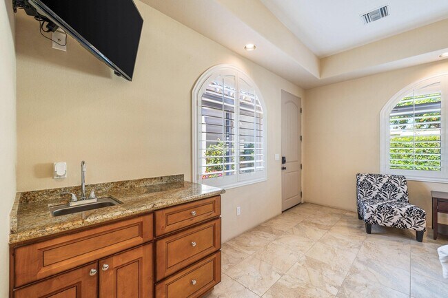 Building Photo - 48474 Vista Palomino