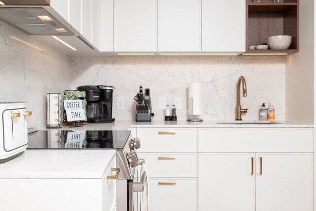 Building Photo - 212 Stuart St