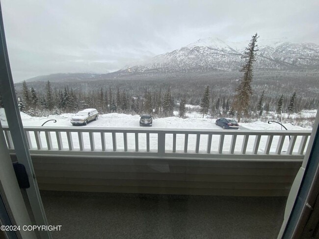 Building Photo - Stunning 3 Bed/2.5 Bath Eagle River Townho...