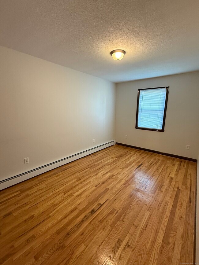Building Photo - 500 Farmington Ave