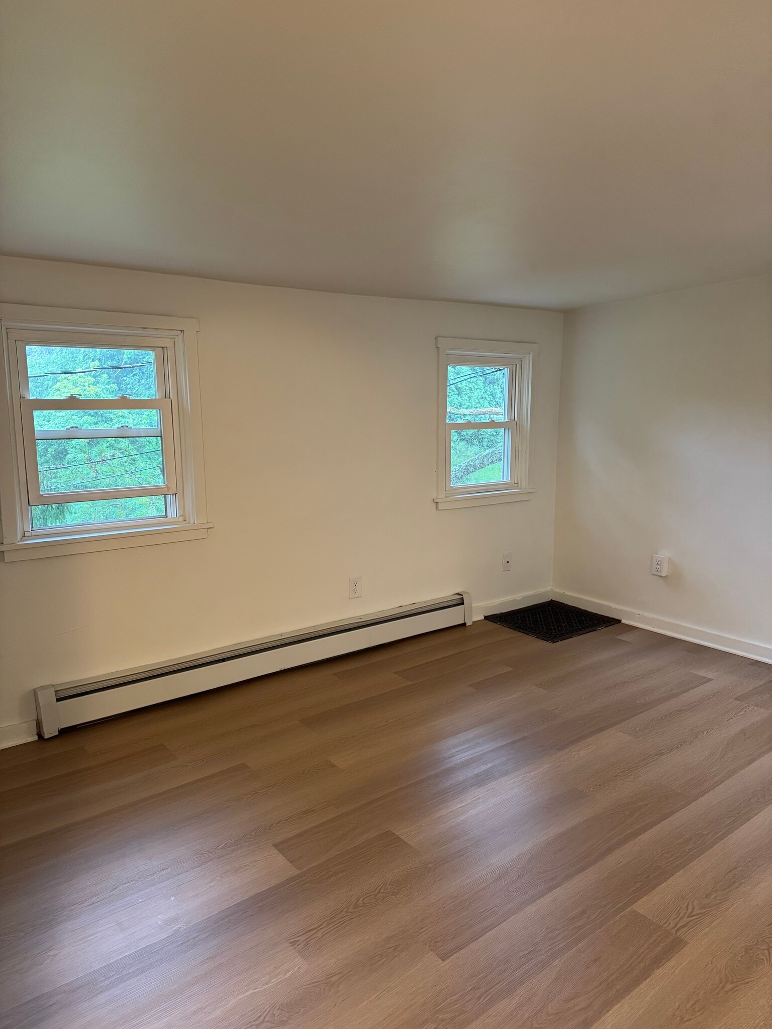 Building Photo - 829 Elmwood St