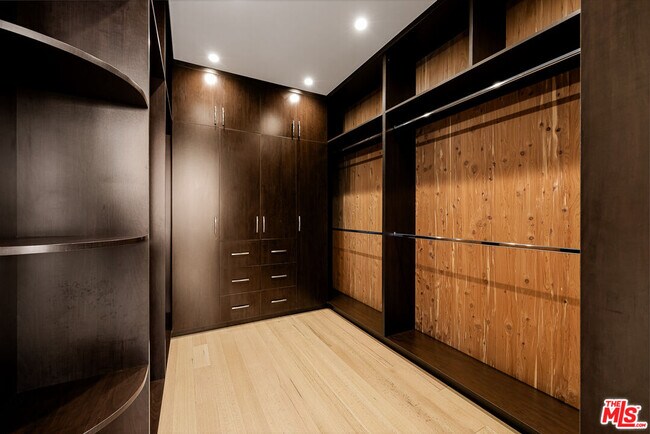 Building Photo - 3116 Elvido Dr