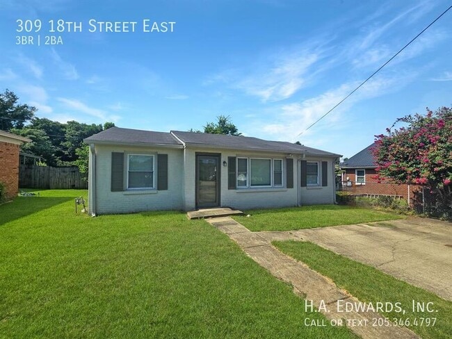 Primary Photo - 309 18th St E
