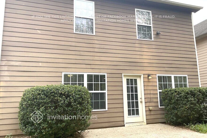 Building Photo - 2096 Barberry Dr