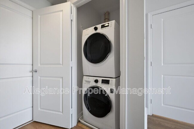 Building Photo - 3600 S Glebe Rd