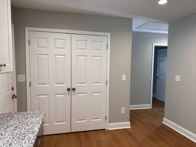 Building Photo - 2074