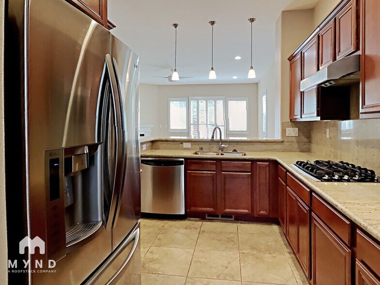Building Photo - 5757 Meadow Park Dr